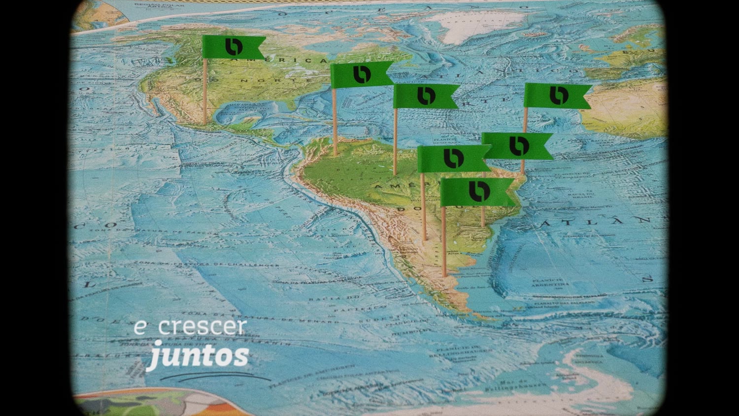 O mapa com as bandeiras da Bitso e a frase e crescer juntos