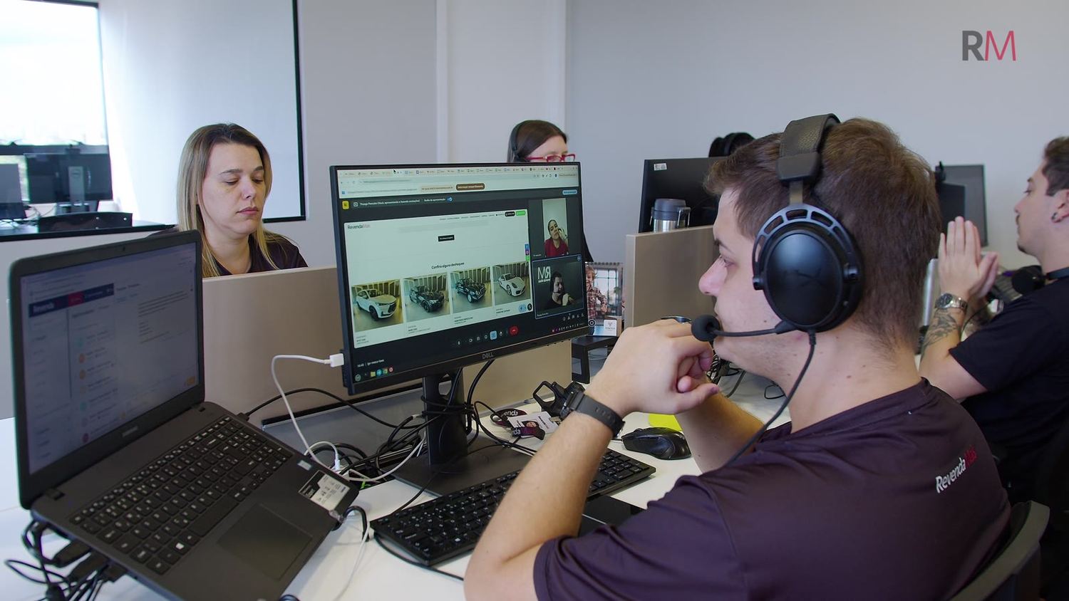 Atendimento com headset