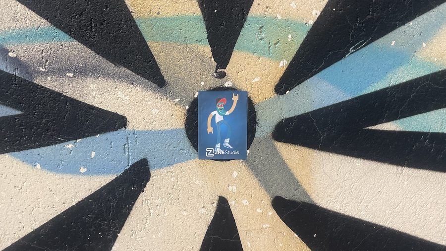 Sobre o grafite da parede
