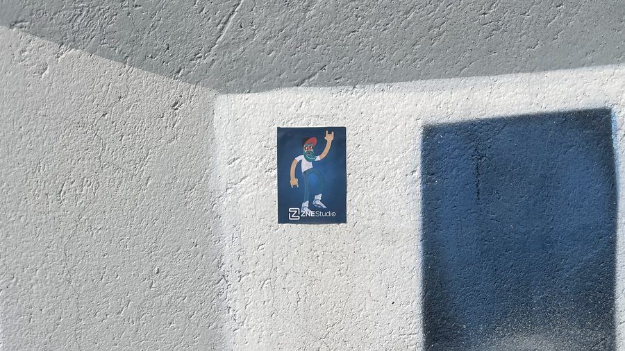 O adesivo da ZNE, em mais um lugar