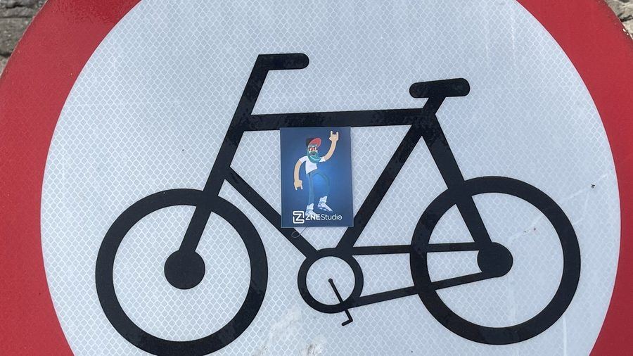 Na placa de bicicleta